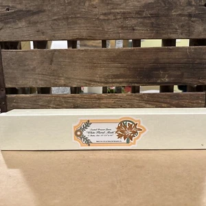 TALUSA Scented Drawer Liners "White Floral Musk" 6 sheets 16 1/2X22 NIB - Picture 1 of 5