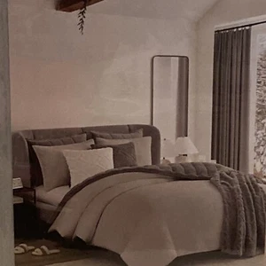 Koolaburra by Ugg  King comforter set 106”X92” 2 Shams-20”X36” LT High Rise NEW - Picture 1 of 10