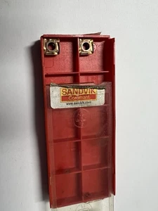 NEU 2 STCK SANDVIK COROMANT HARTMETALLEINSATZ 490R-08T312M-PM GRADE 1030 COROKEY - Bild 1 von 3