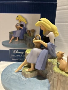Disney Showcase -Sleeping Beauty Figurine - "Dream of Love" -Precious Moments - Picture 1 of 15