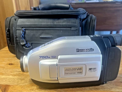 Panasonic PV-L454D VHS-C Palmcorder Untested Video Camera w/ Bag Camcorder - Image 1 of 4