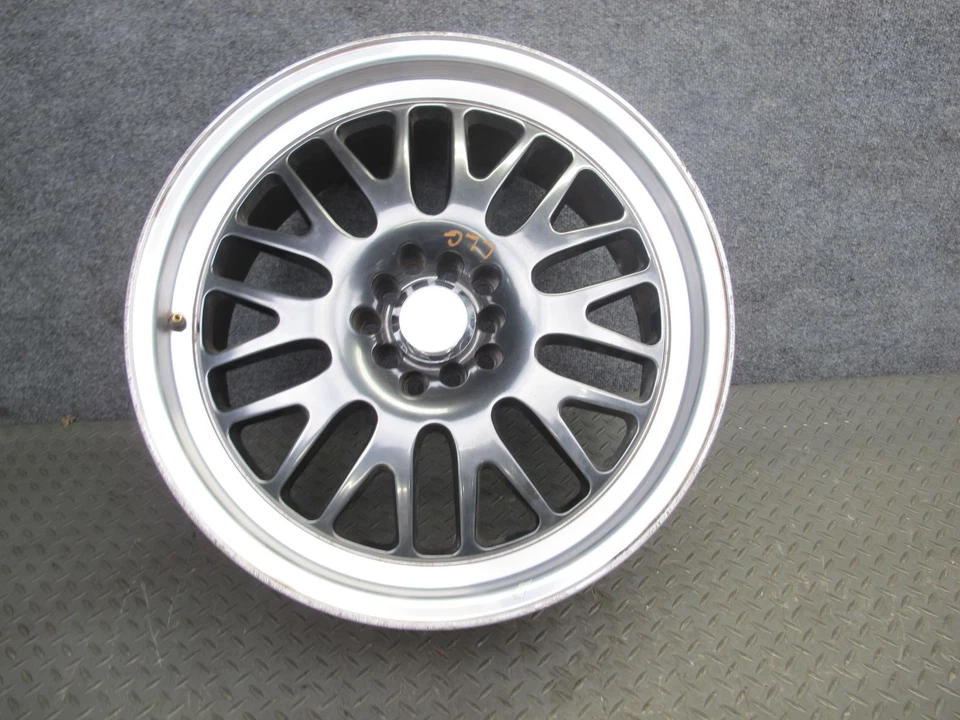 Llanta XXR 531 R18 18" 18x8,5J ET20 5x100/5x114,3 W TAPA CENTRAL Foto 1 de 4