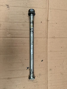 YAMAHA YZF R6 5EB 1999 -2002 SCHWENKACHSE SPINDEL BOLZEN UND MUTTER - Bild 1 von 3