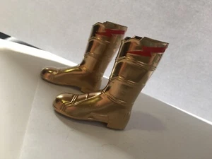 Botas Shazam Escala 1/6 Cromo Dorado (Plástico Duro, Inserto de Clavija Necesita Masilla) Ajuste M35 - Imagen 1 de 4