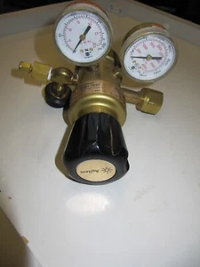 Agilent 0101-1537 Two-Stage Helium Gas Regulator - Picture 1 of 6