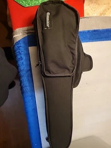 1/4 Eastman Strings Violin Case - Picture 1 of 6