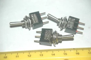 Interruptor de encendido/apagado/encendido NINGBO HAODA MTS-103-A2 SPDT 6A 125VAC nuevo cantidad-10 - Imagen 1 de 1