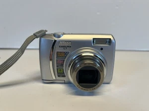 Nikon COOLPIX L1 6.2MP Digital Camera Silver Tested - With SD Card & Bag - Picture 1 of 10