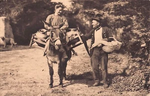 POSTKARTE - FRANZÖSISCH - DAME AUF ESEL UND MANN MIT GANS - Bild 1 von 2