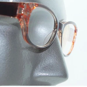 Lesebrille Blumen Feder geprägt braun Kristall roter Akzent +3,25 Gläser - Bild 1 von 4