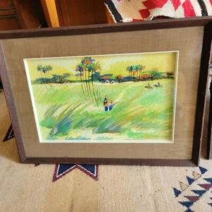 Signierte Prasarn Dorfszene Bauern & Reiter 1969 21" x 29" gerahmt 13" x 21" - Bild 1 von 5