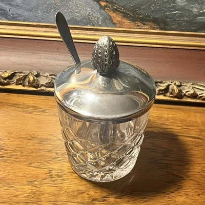 Base de cristal con tapa de fresa de plata de ley vintage Foto 1 de 4