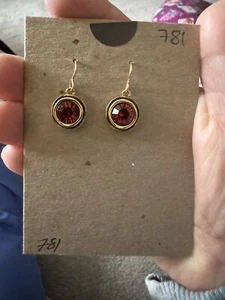 Vtg Patricia Locke Gold Red Crystal  dangle Earrings #781 New On Card - Picture 1 of 3