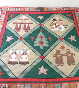 Weihnachtsdeko Handarbeit gesteppt appliziert Wandbehang - Bild 1 von 11