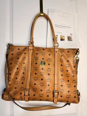 Bolsa de negócios MCM conhaque visitantes monograma couro feita na Coreia autêntica - Imagem 1 de 4