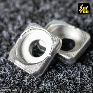 Bloque de ajuste de cadena Surron Light Bee - OEM 55110-YQ2A-0600 Surron piezas OEM - Imagen 1 de 6