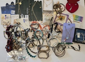 3 Pfund Neu / Vintage tragbares Schmuck Konvolut - Bild 1 von 7