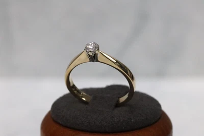 9ct Yellow Gold Diamond Solitaire Ring - Size O - UK Hallmark - Image 1 of 4