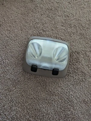 Luz de doble lente Ford DOME LIGHT corona bronceada Victoria Mustang Explorer 87-01 OEM Foto 1 de 2