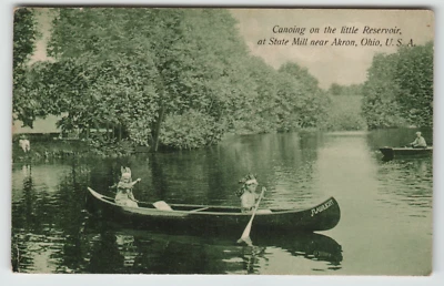 Postal 1908 Niños en canoa en Reservoir en State Mill Park Cerca de Akron, Ohio. Foto 1 de 2