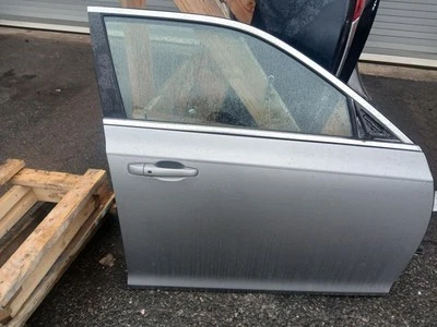 (LOCAL PICKUP ONLY) Passenger Right Front Door Fits 11-23 300 775726 - Image 1 of 4