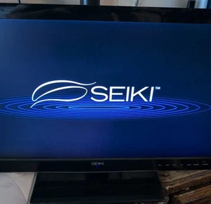 Seiki 24" LED Ultra Sottile LED-LCD Monitor TV HDMI 1080p Modello SE241TS con Telecomando - Foto 1 di 19