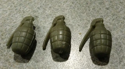 1960's Auth/Orig Marx Johnny West Stony Paratrooper Set of 3 Hand Grenades - Image 1 of 2