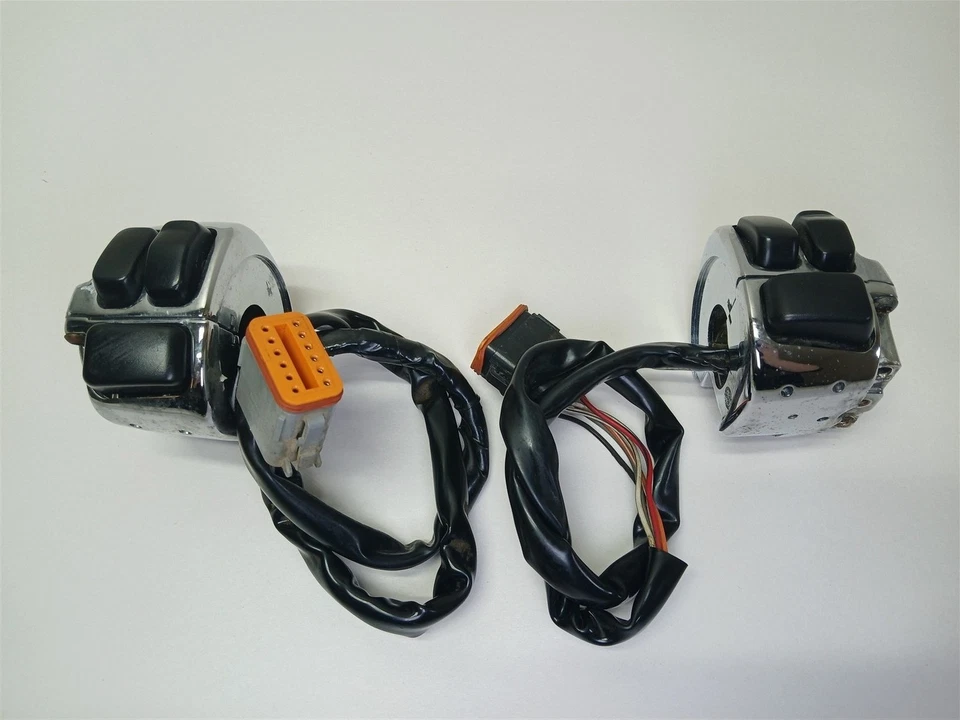 Interruptores de control manual cromados Harley-Davidson Road King EVO 1998  Foto 1 de 4