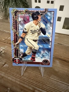 2025 Topps Holiday Brooks Lee #H13 Light Blue Glitter Short Print RC Twins - Picture 1 of 2