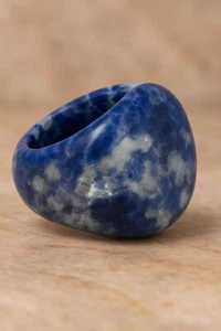 Dicker Sodalith-Ring – Naturstein-Schmuck aus Brasilien - Picture 1 of 5