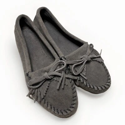 Minnetonka Kilty Moccasins Women’s US 8 Gray Suede Bohemian Prairie - Image 1 of 4