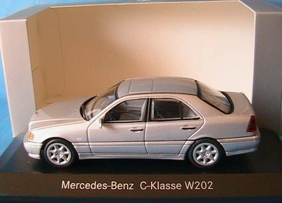 MERCEDES BENZ C CLASS 2.0 D W202 IRIDIUM SILVER C200 MINICHAMPS B66040488 1/43 - Photo 1/4