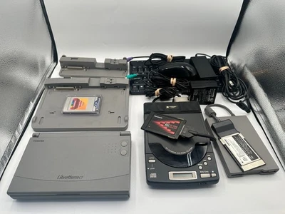 Portátil Toshiba Libretto 110CT 233 Mhz 64 mb Dock Disquete 8x Unidad de CDROM OPL3 más Foto 1 de 4