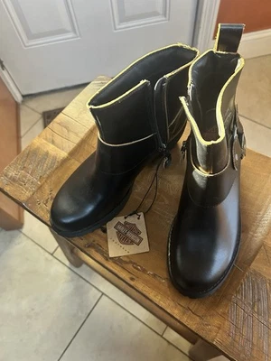 Bonito par de botas de montar Harley Davidson de cuero negro para mujer talla 7 Foto 1 de 4