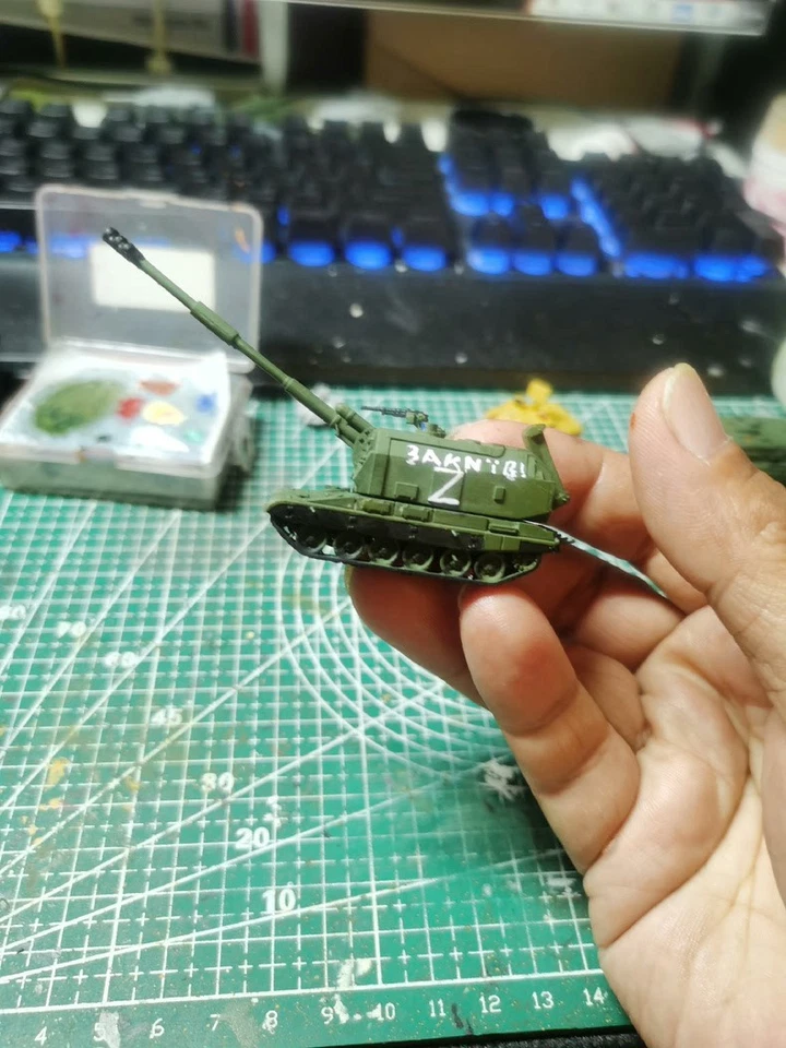 Handmade 3D Printed 1/144 Russian 2S19 artillery Tank Model Finished Product - Image 1 of 3