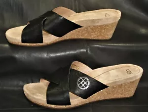 UGG Lyra Damen schwarz genarbtes Leder offene Zehenpartie Slipper Slide Sandalen Gr. US 8 - Bild 1 von 6