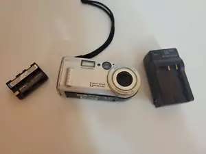 Sony Cyber-Shot DSC-P1 3.3MP 3x Zoom Digitalkamera - nicht getestet Akku ist leer - Bild 1 von 7
