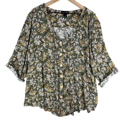 Top I N Studio para mujer 3X verde floral manga 3/4 lengüeta enrollable cuello en V botones tejido Foto 1 de 4