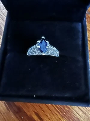 Anillo de compromiso de oro blanco de 10K zafiro creado en laboratorio diamante corte marquesa Foto 1 de 4