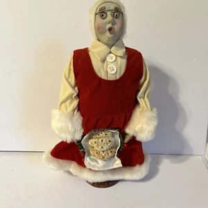 Vintage 1980s Mrs. claus figure with a tray of cookies - Picture 1 of 5