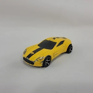 Hot Wheels 2011 Aston Martin One-77 Asphalt Assault 2014 - Bild 1 von 7