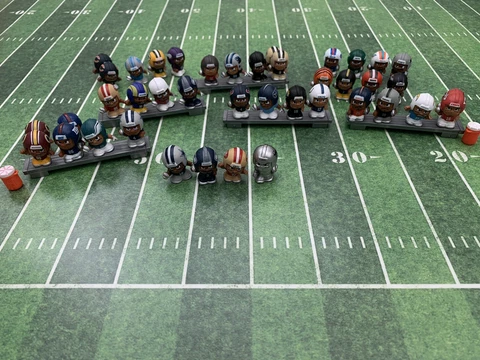 NFL TEENYMATES -SERIES 9 - Individual Figures - Choose URs - New Inventory Cover