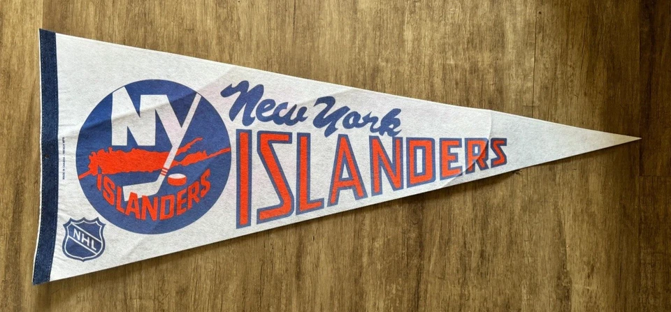 1980'S Trench -  NEW YORK Hockey Pennant Flag ISLANDERS - Sharp - Image 1 of 1