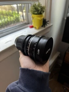Loawa Nanomorph 50mm T2.4 1.5x Anamorphic Lens (SILVER FLARE) PL/EF Mount - Picture 1 of 5