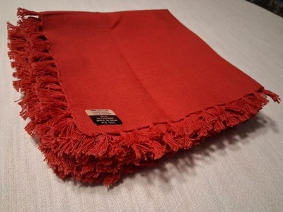 NATALE (5) TOVAGLIOLI ROSSO TINTA UNITA NUOVI CON ETICHETTE 16" 100% cotone frange INDIA - Immagine 1 di 4
