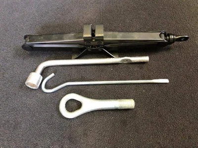 Kit de herramientas DAIHATSU Move 2014 DBA-LA160S [usado] [PA69056023] Foto 1 de 2