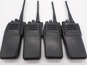 Lote de 4 radios bidireccionales Motorola XPR 6350 UHF AAH55QDC9LC1AN - Imagen 1 de 10