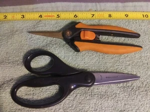 Lot of 2 Fiskars  Scissors - Picture 1 of 2