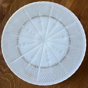 Vintage Anchor Hocking Milk Glass Pedestal Cake Plate Stand Fleur De Lis 10" - Picture 1 of 4
