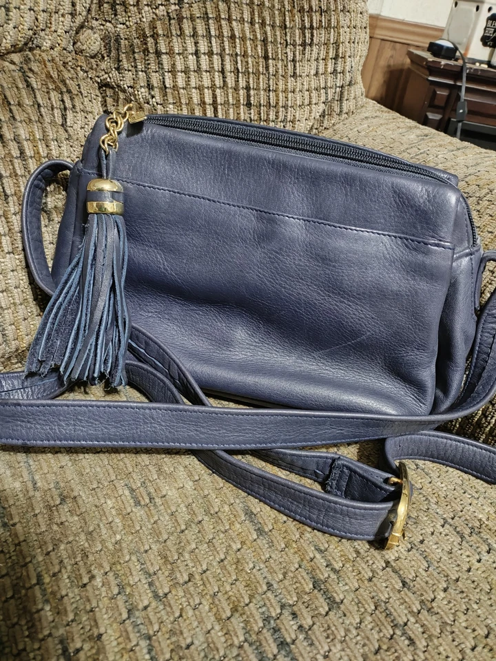 Bolso de hombro de cuero Tignanello bandolera borla suave encanto azul marino limpio  Foto 1 de 4